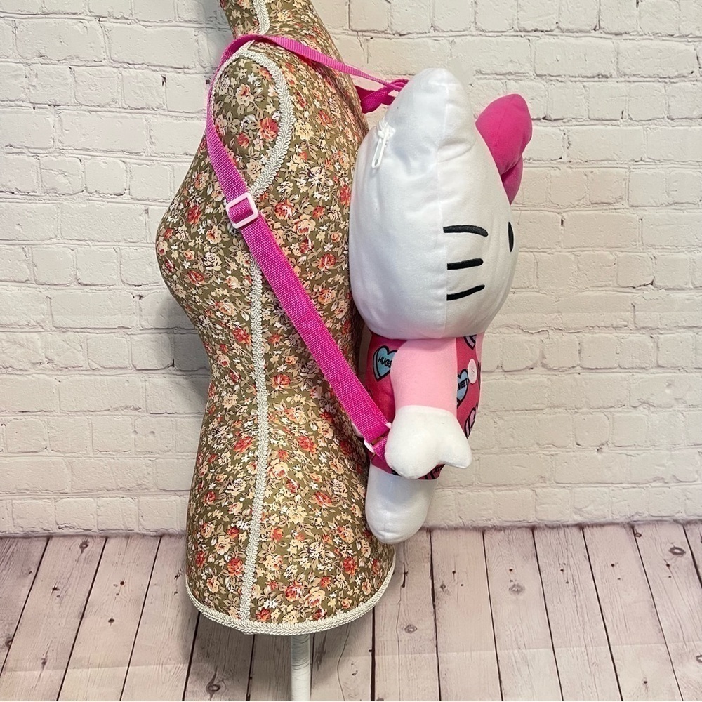 Hello Kitty backpack - Picture 2 of 5